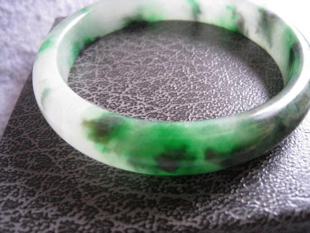 ☆逸品！素敵な天然翡翠 幅11.5mm 内径59mm バングル★新品！