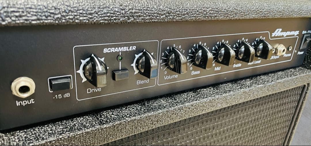 （美品）Ampeg BA-110 V2 ベースコンボアンプ