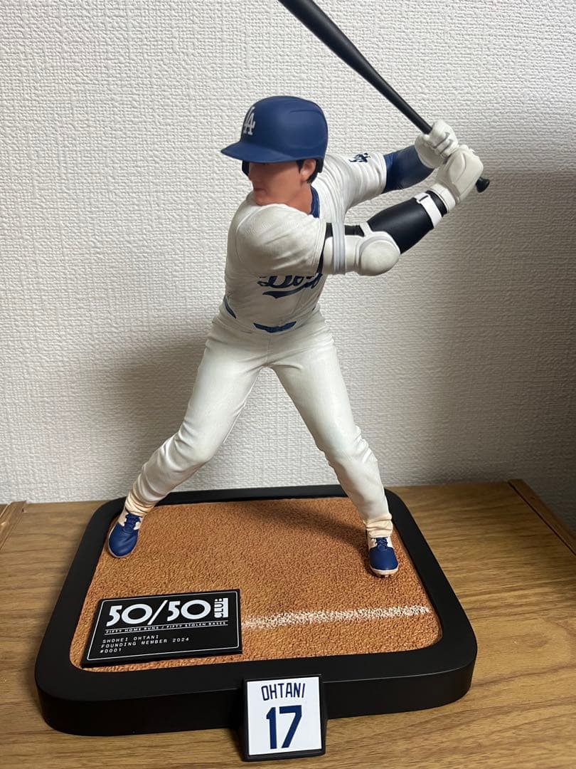 公式　712体限定生産　50/50 記念　大谷翔平 フィギュア