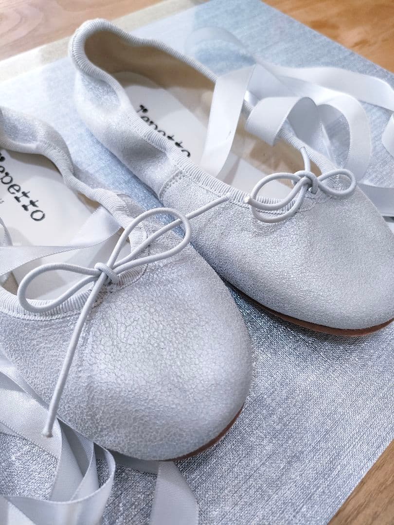 1回使用.Repetto（レペット) グリッター バレエシューズ、シルバー 35