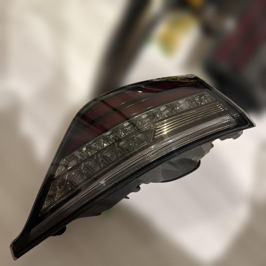 60系ハリアー用TOM'S（Valenti製）LEDテールランプ