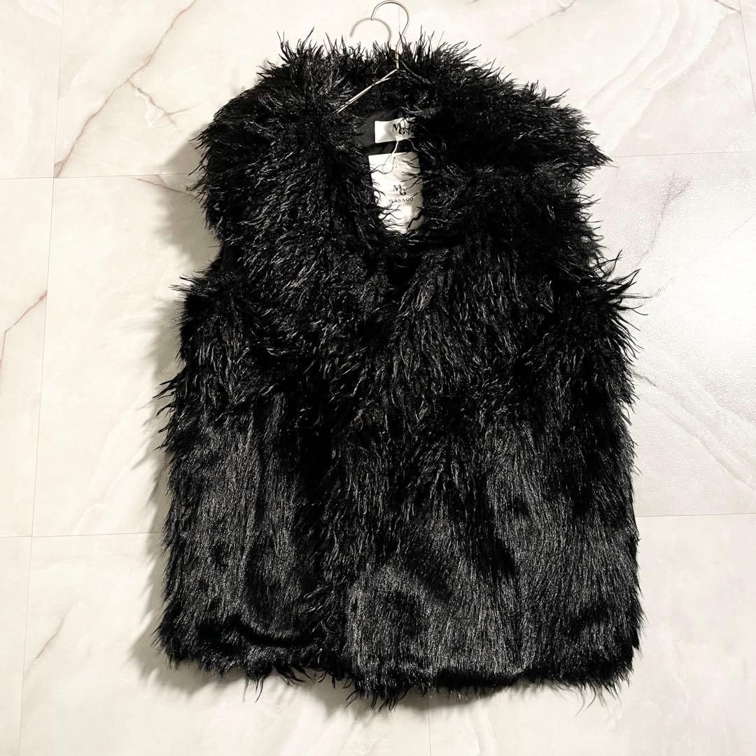 M17967 未使用　マサゴ　ゴージャスなフェイクファーのベスト　黒　S