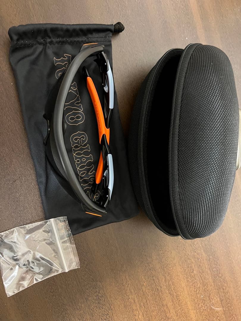 オークリー サングラス　ジャイアンツモデル