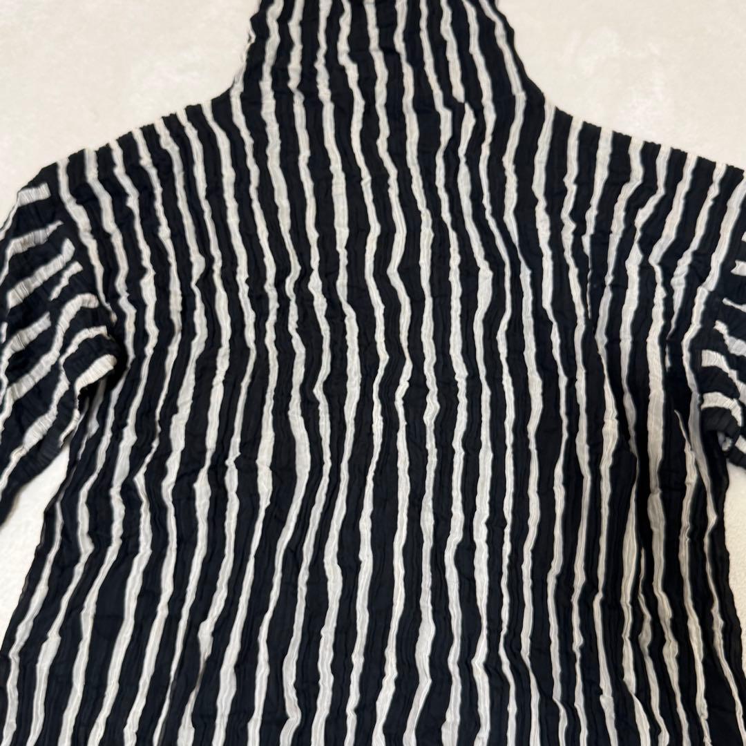 ISSEY MIYAKE プリーツ　バイカラー　ストライプ　ブラック　ホワイト