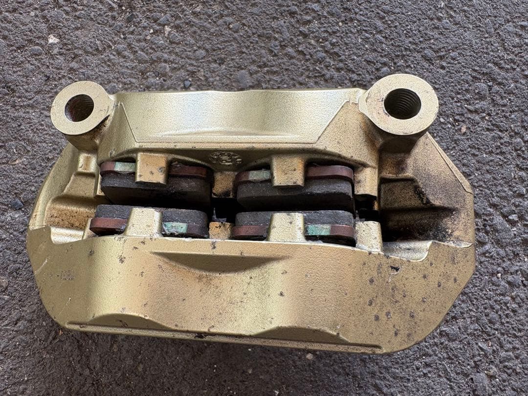 S*y様 ブレンボ　4ポットラジアルマウントキャリパー