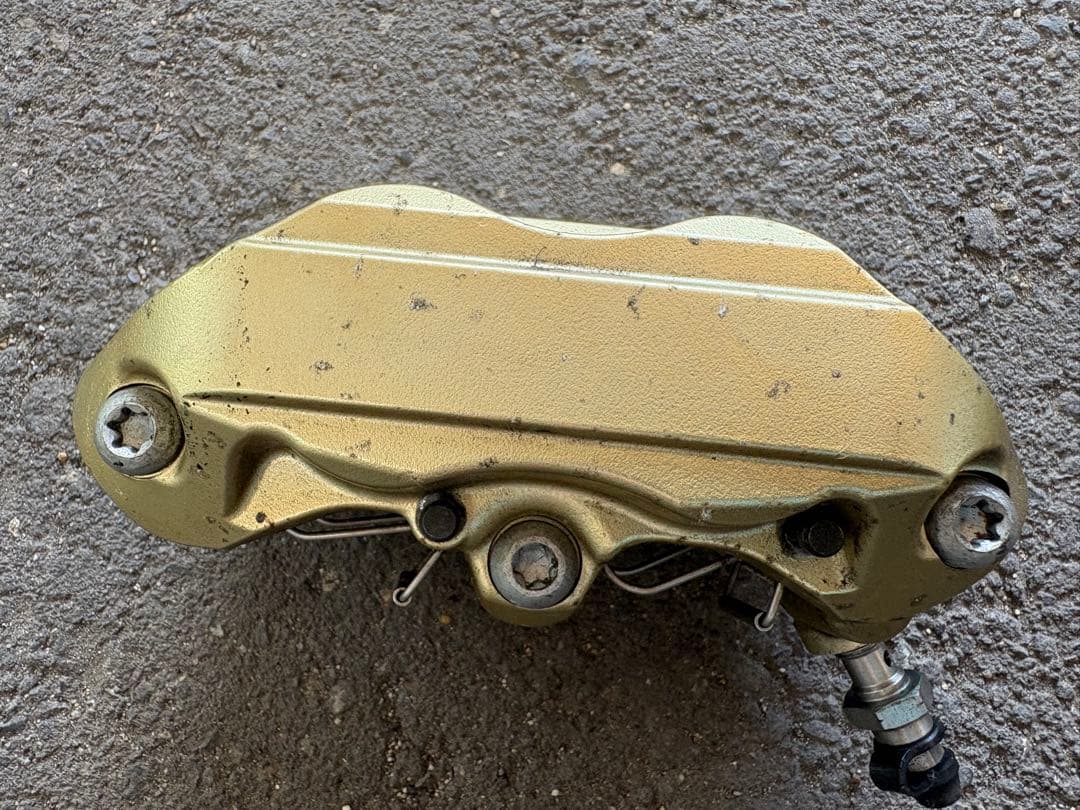 S*y様 ブレンボ　4ポットラジアルマウントキャリパー