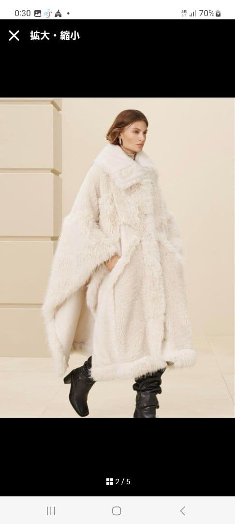 ZARAザラ ホワイトファー風ケープコート