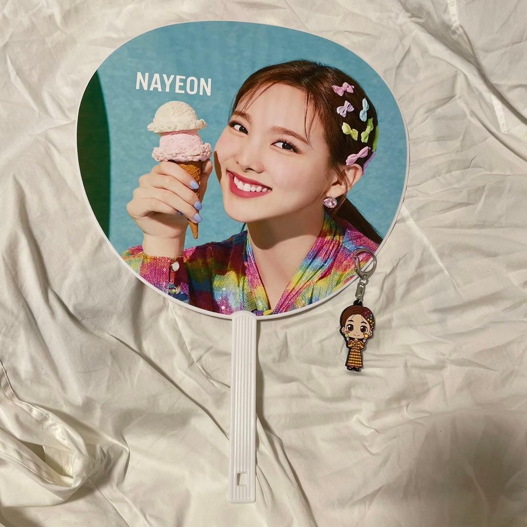 TWICE ハピハピ ナヨン うちわ キーホルダー セット¥1799