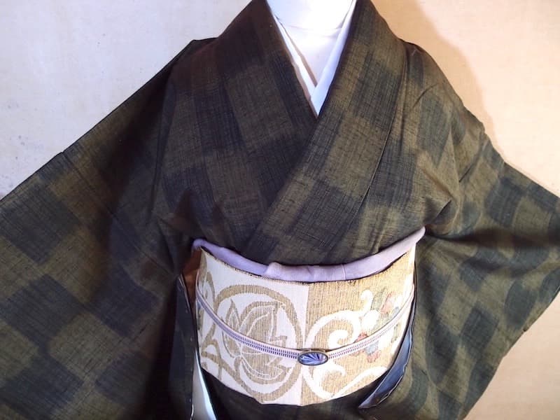 西陣織　紬八寸名古屋帯（市松に葡萄葉文）長366　三幸織物　正絹美品