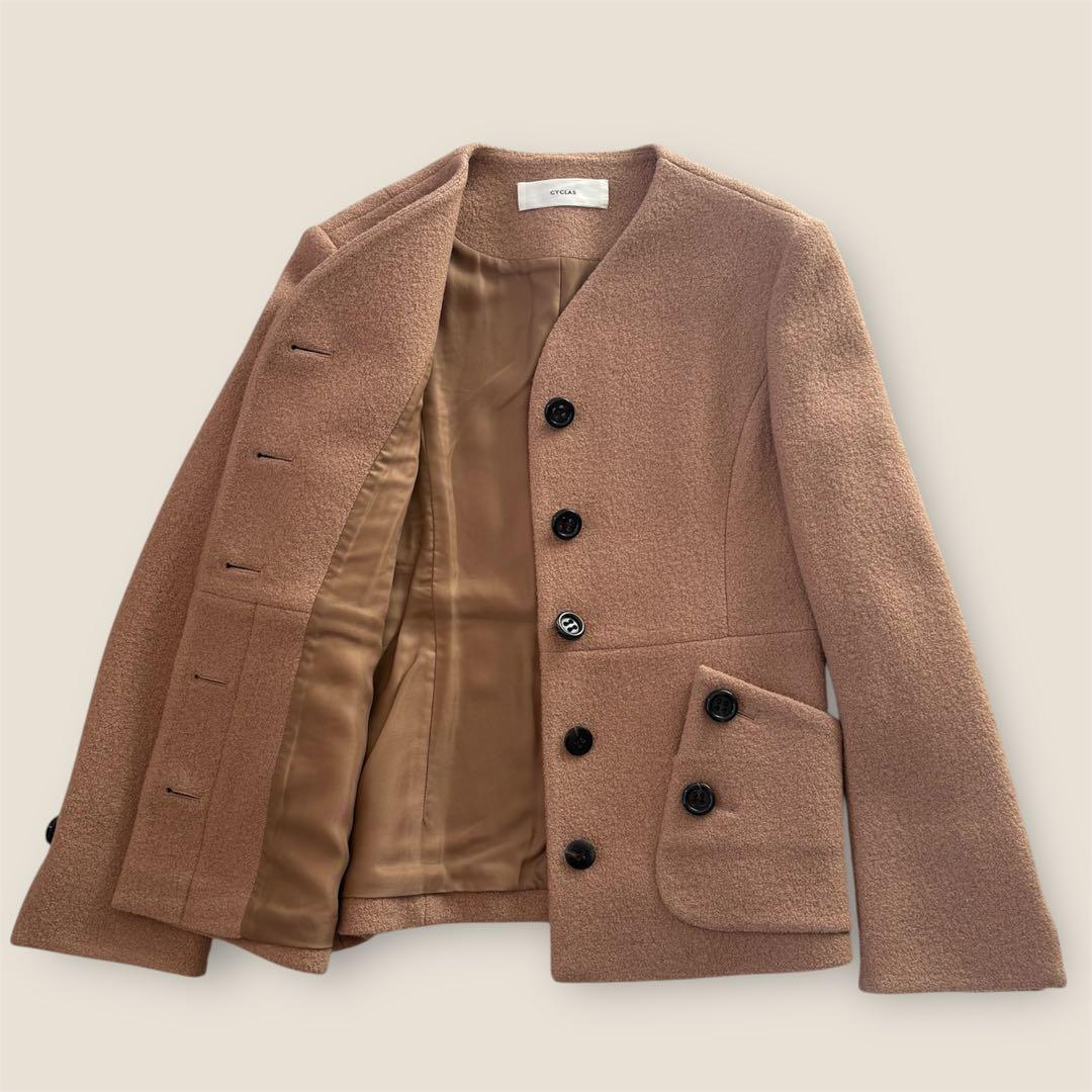美品　CYCLASシクラス　ウール　ブークレ　ノーカラージャケット　キャメル