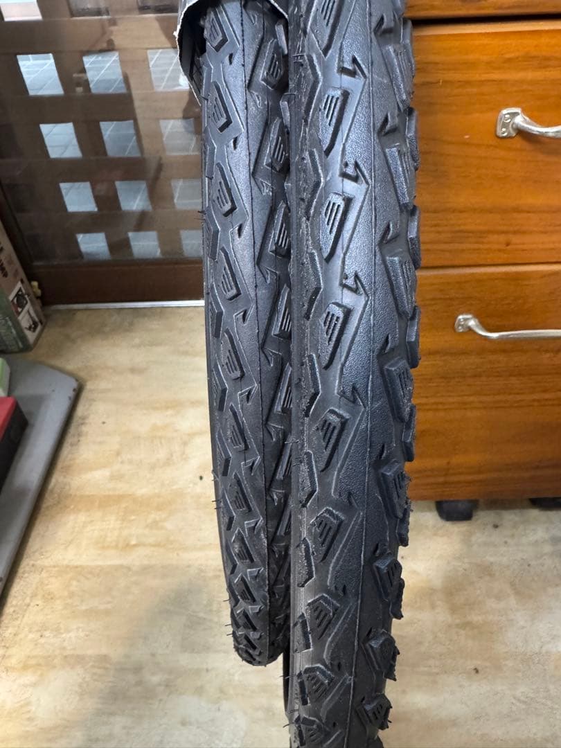 シュワルベ　ランドクルーザー　700✖︎40C