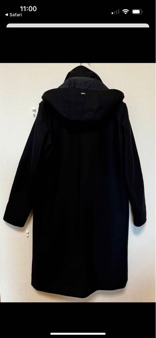 Herno フード付き黒ジャケット