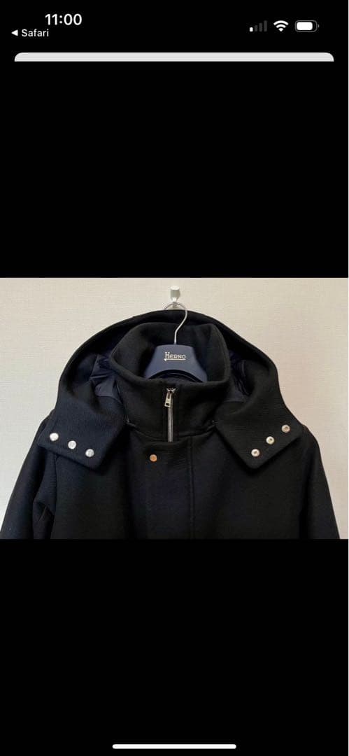 Herno フード付き黒ジャケット