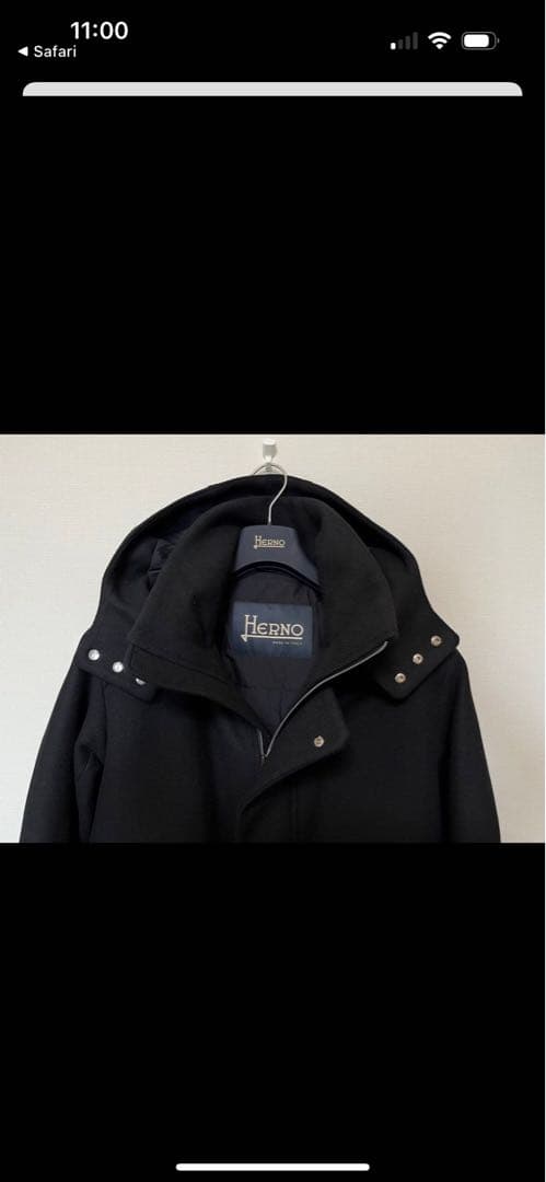 Herno フード付き黒ジャケット