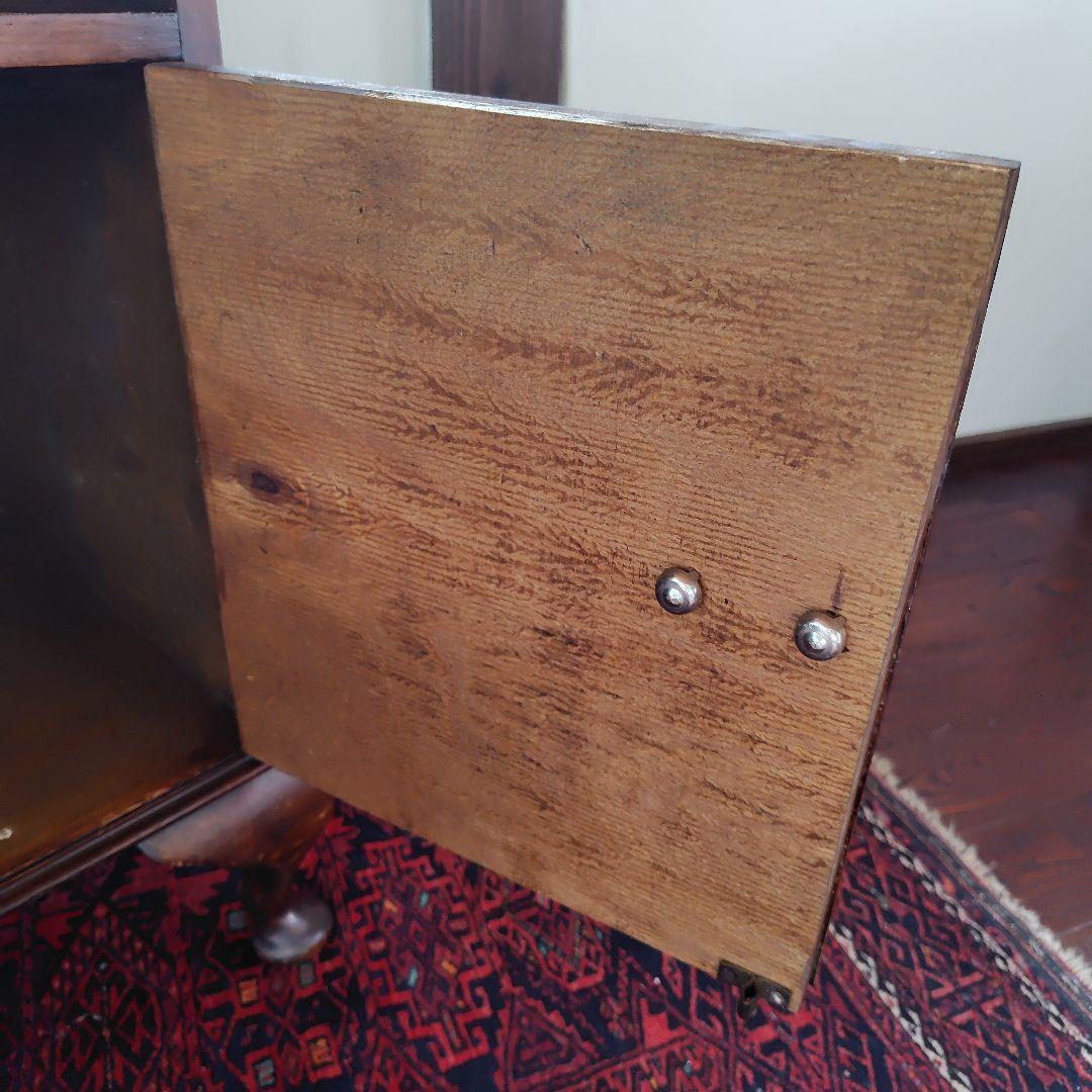 イギリス　ビンテージ　木製キャビネット 収納付き