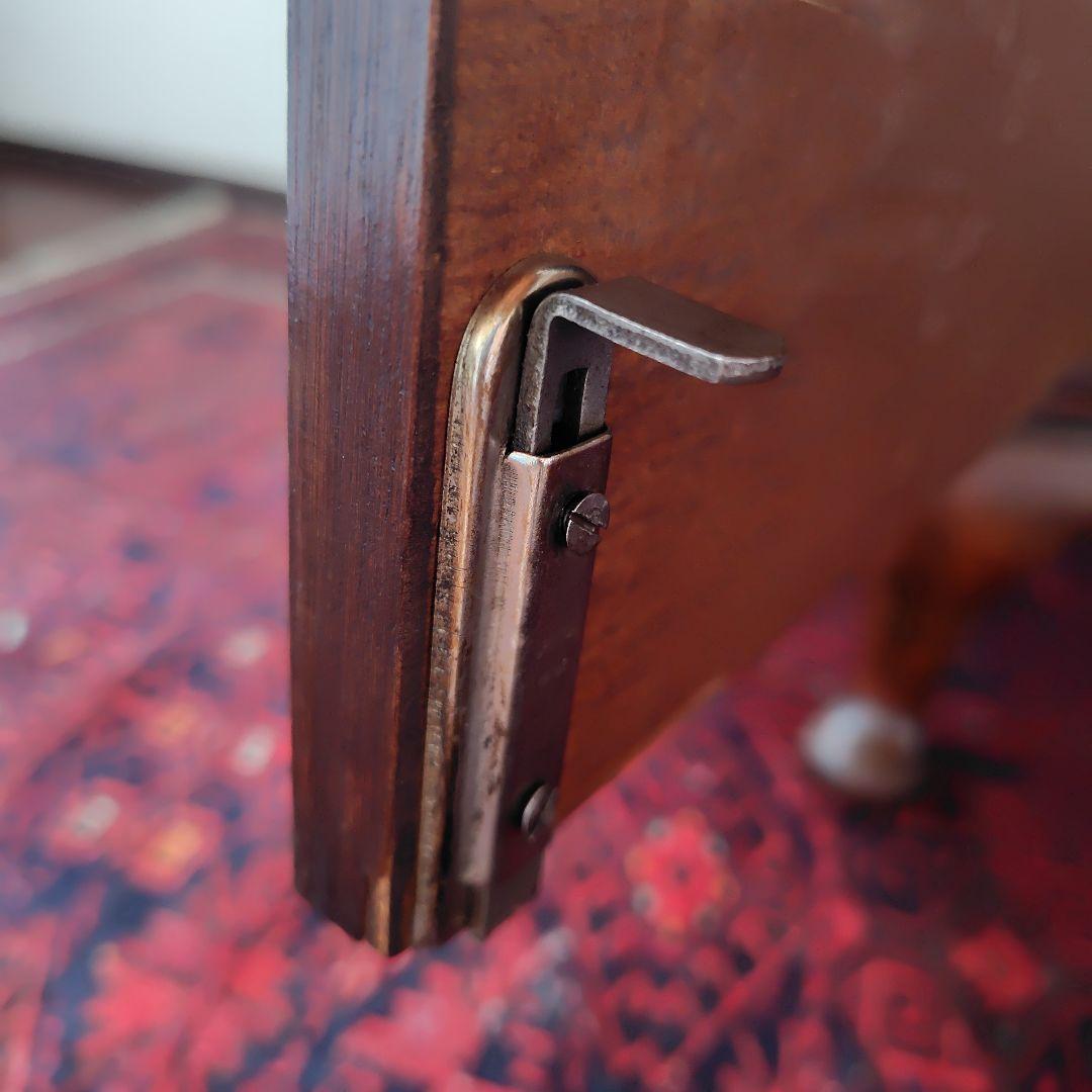 イギリス　ビンテージ　木製キャビネット 収納付き