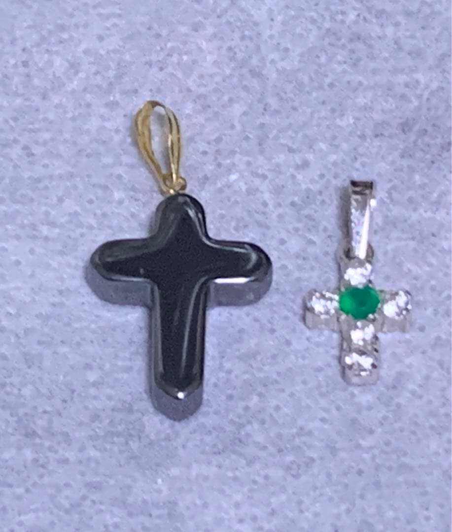 750ホワイトゴールドクロスペンダント& K18ヘマタイトクロス