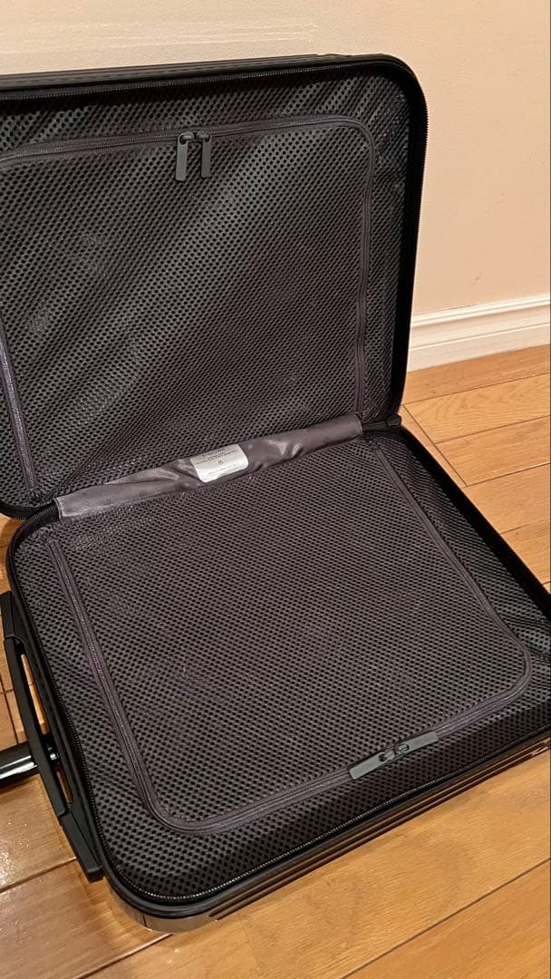 セール☆美品リモワ　エッセンシャル　ライト　19L ネイビー