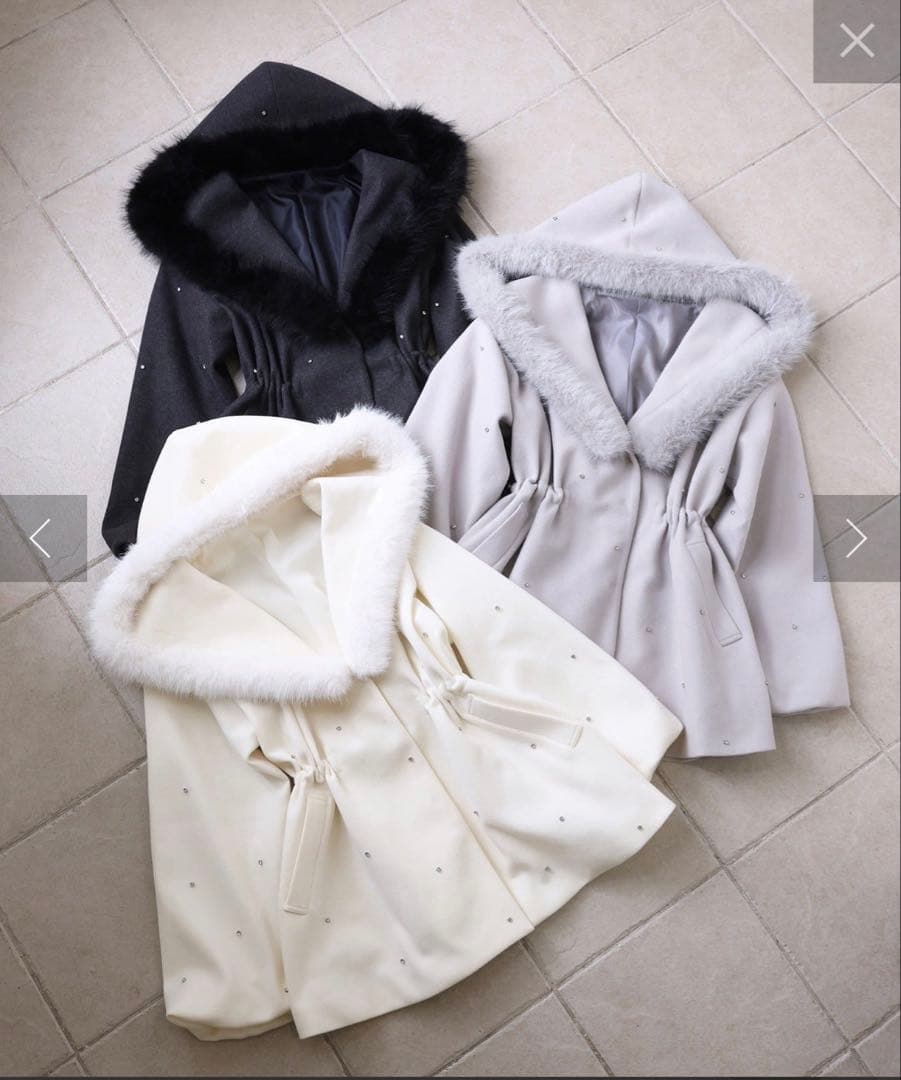 NICE CLAUP フードフェイクファービジューミドルコート グレー