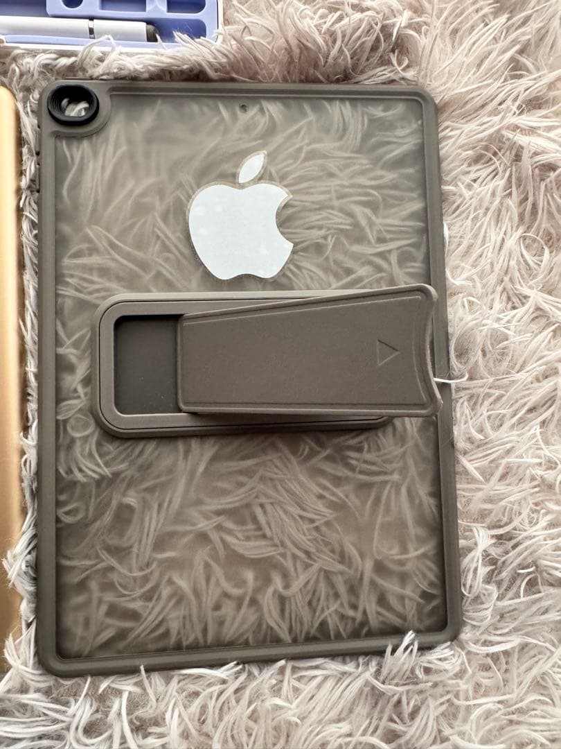 AppleiPad ゴールド 本体 + not genuine Pen+ ケース