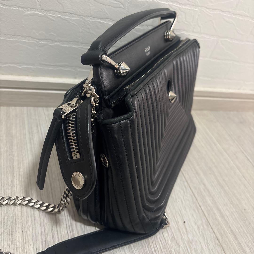 美品FENDI フェンディ ドットコムショルダーバッグ 黒