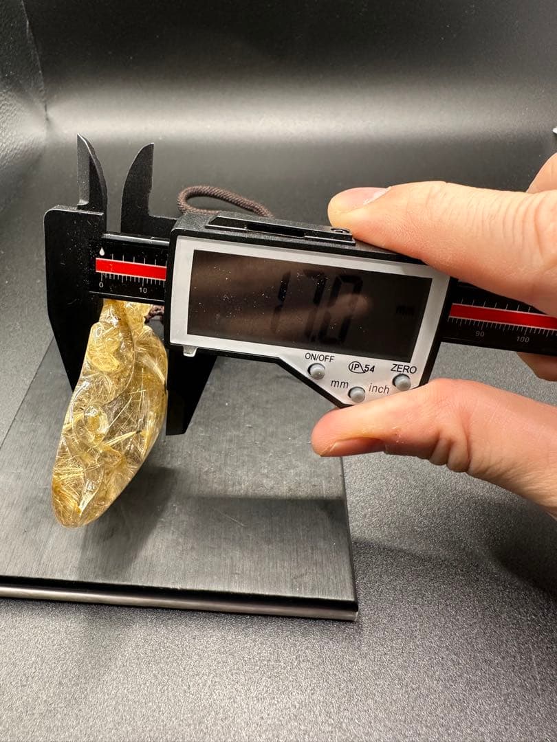 タイチンルチル彫刻　にぎにぎ（お守り）