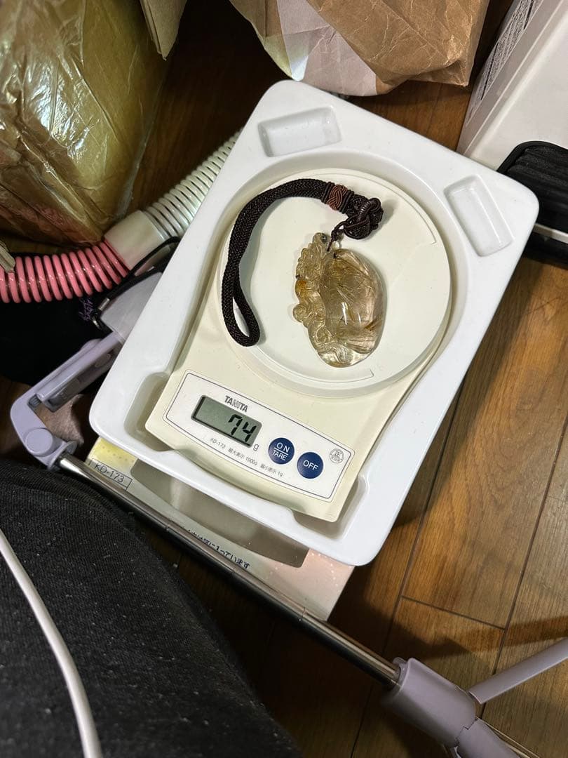 タイチンルチル彫刻　にぎにぎ（お守り）