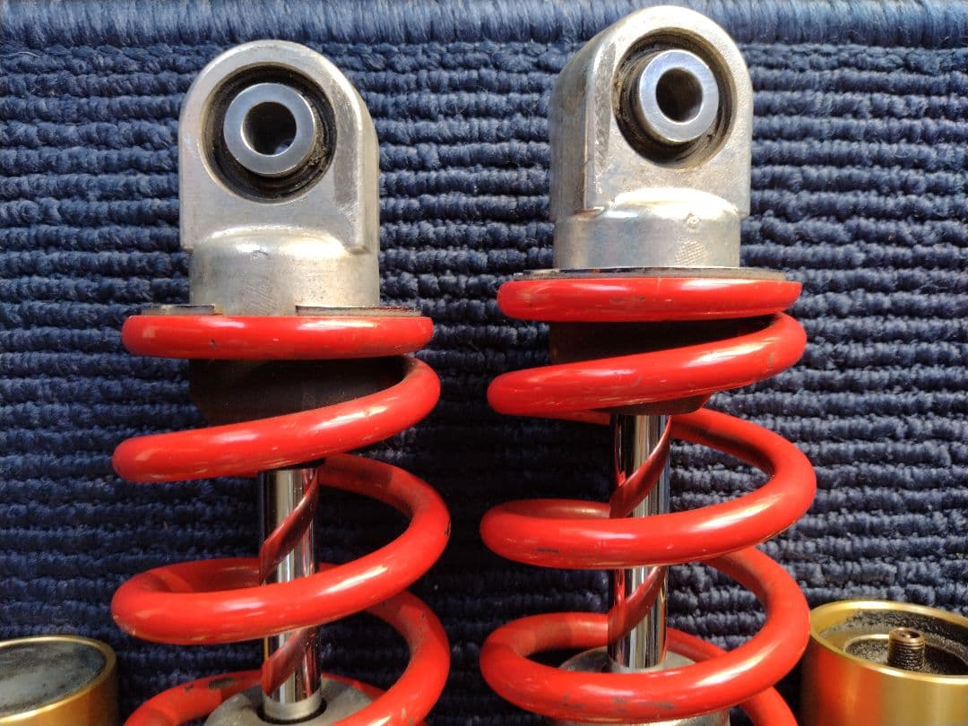 SHOWA サスペンション ショックアブソーバー