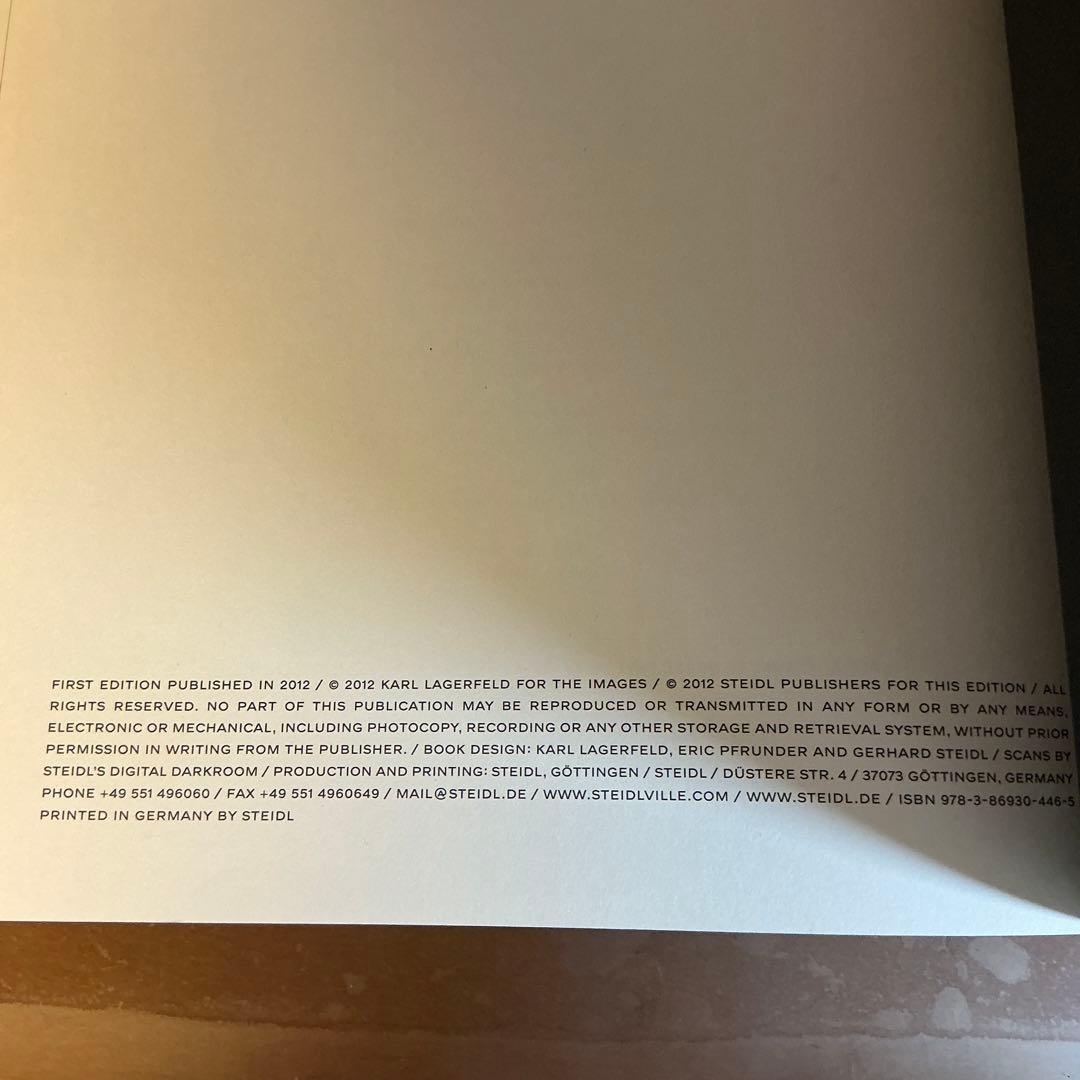 洋書 Karl Lagerfeld THE LITTLE BLACK JACKET