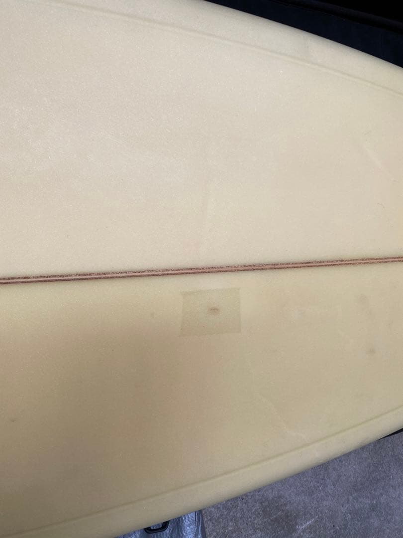 ラスティサーフボードサイズ6.8ぐらい厚み6センチ幅43ぐらいです