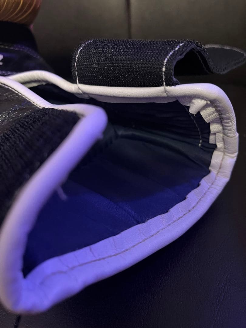 新品未使用 Winning ボクシンググローブ 8oz ゴールド/ブラック