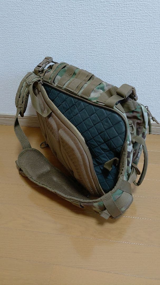 HAZARD4 Sidewinder フルサイズラップトップスリングパック