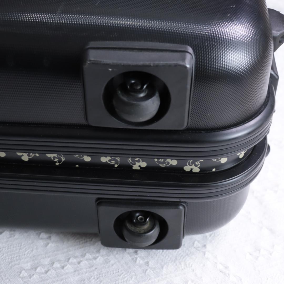 希少！特大サイズ！ミッキーマウス　スーツケース　キャリーバッグ 軽量カーボン素材