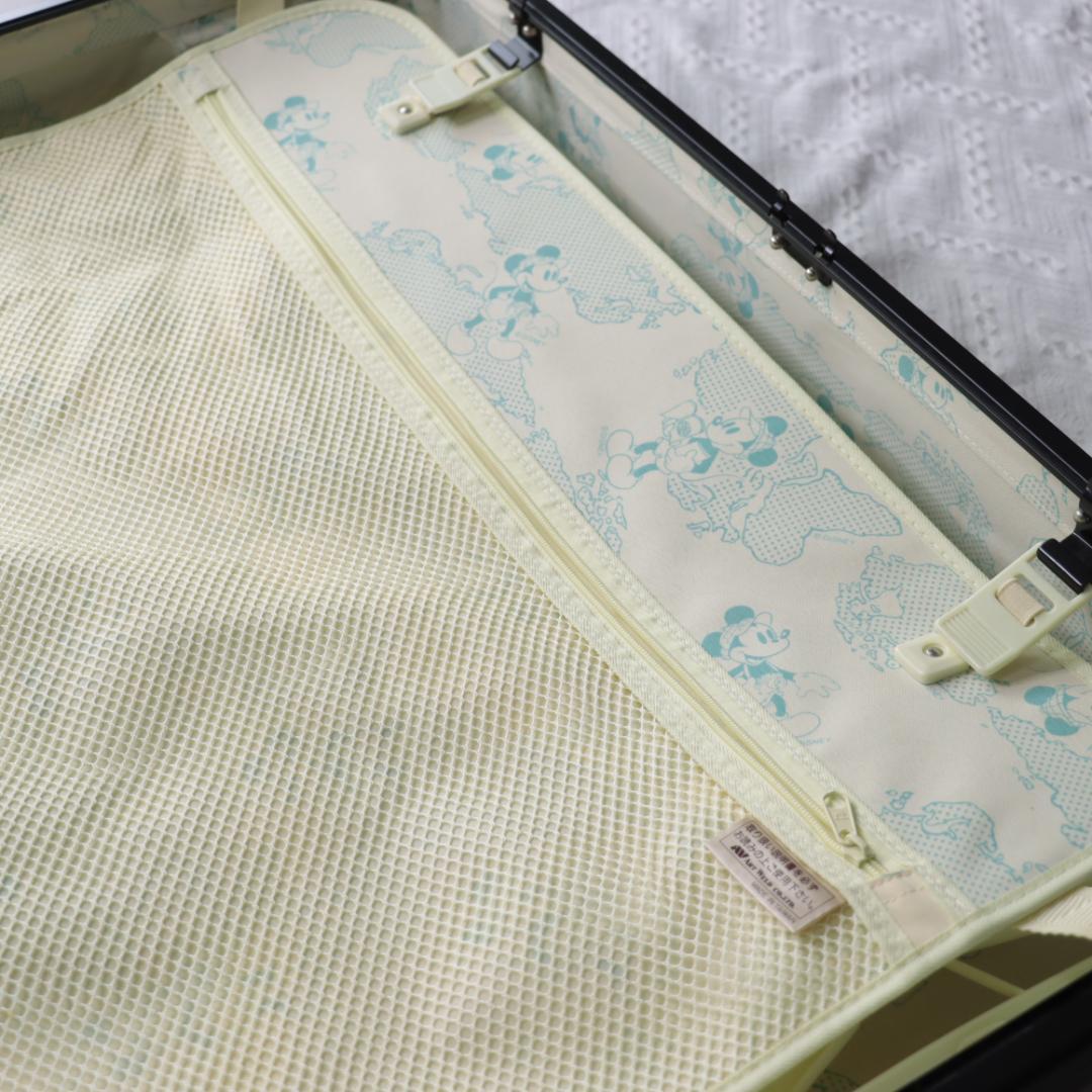 希少！特大サイズ！ミッキーマウス　スーツケース　キャリーバッグ 軽量カーボン素材