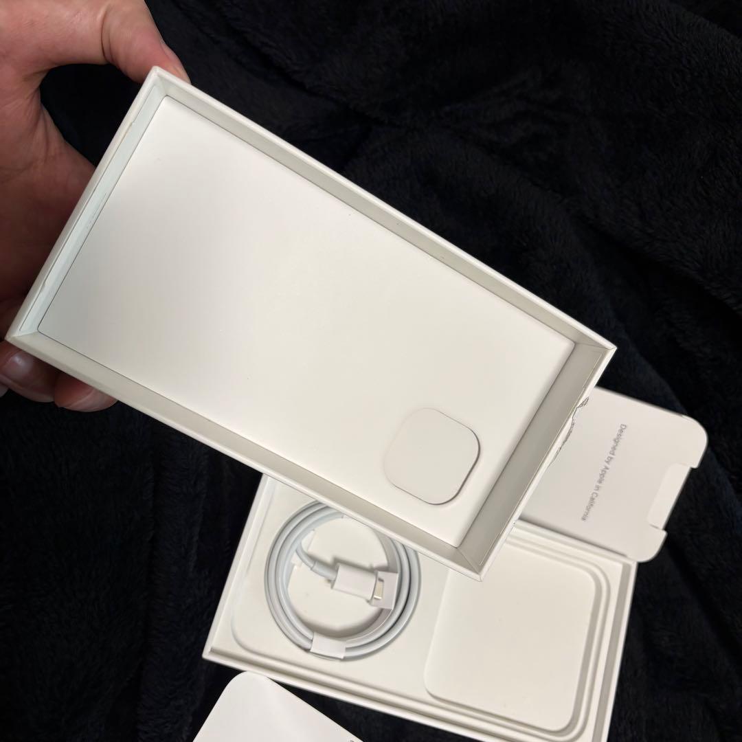 iPhone13 本体128GB ジャンク カメラ以外正常！傷あり箱充電コード付