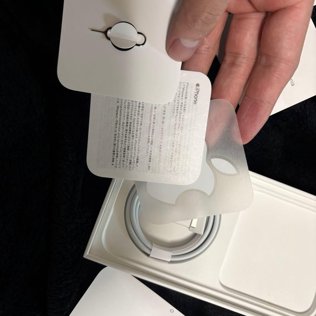 iPhone13 本体128GB ジャンク カメラ以外正常！傷あり箱充電コード付