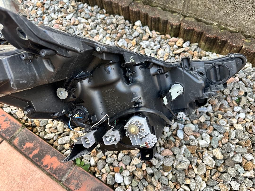 プリウスα US仕様 LEDヘッドライト