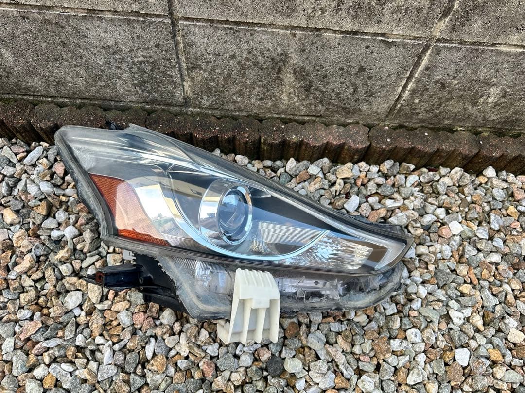 プリウスα US仕様 LEDヘッドライト