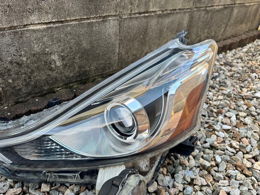 プリウスα US仕様 LEDヘッドライト