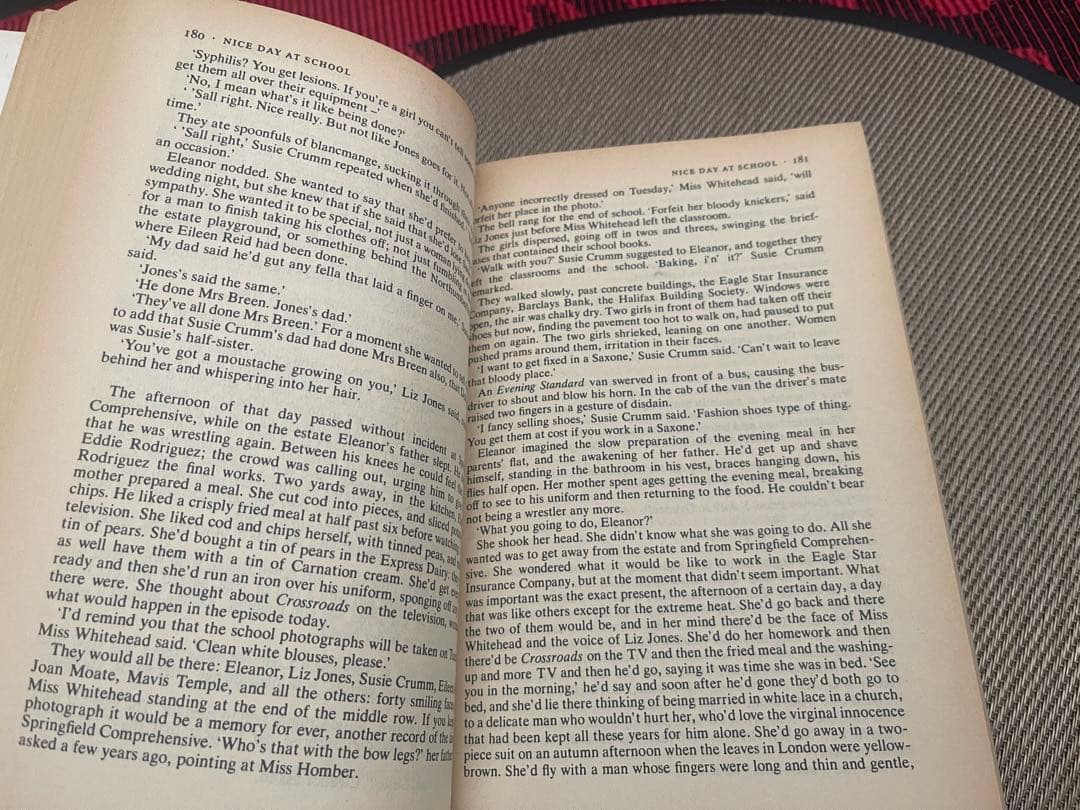 希少　The Stories of William Trevor