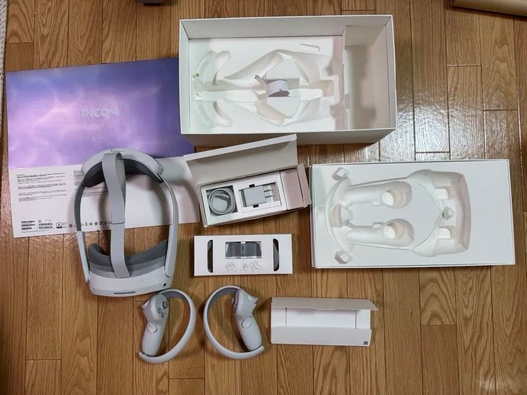 PICO 4 VRヘッドセット ホワイト コントローラー付き 128GB
