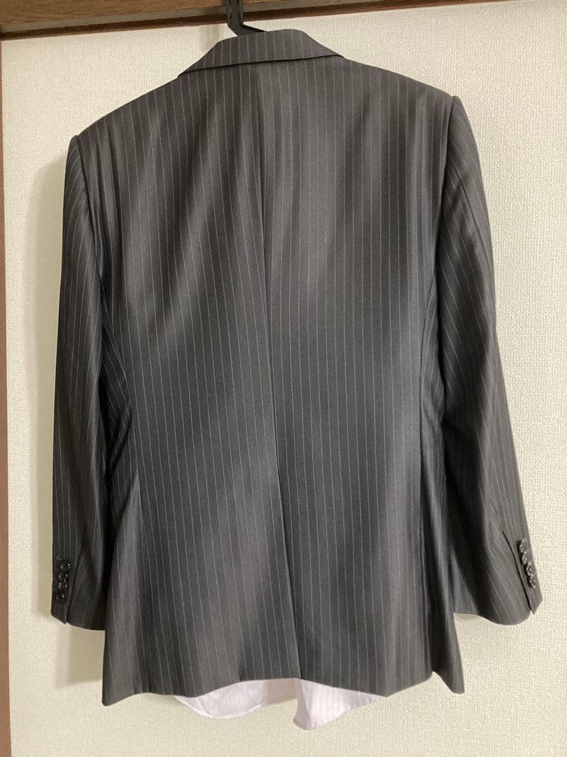 【美品】週末値下げ価格❗️ロロピアーナ　スリーピース　グレーストライプスーツ