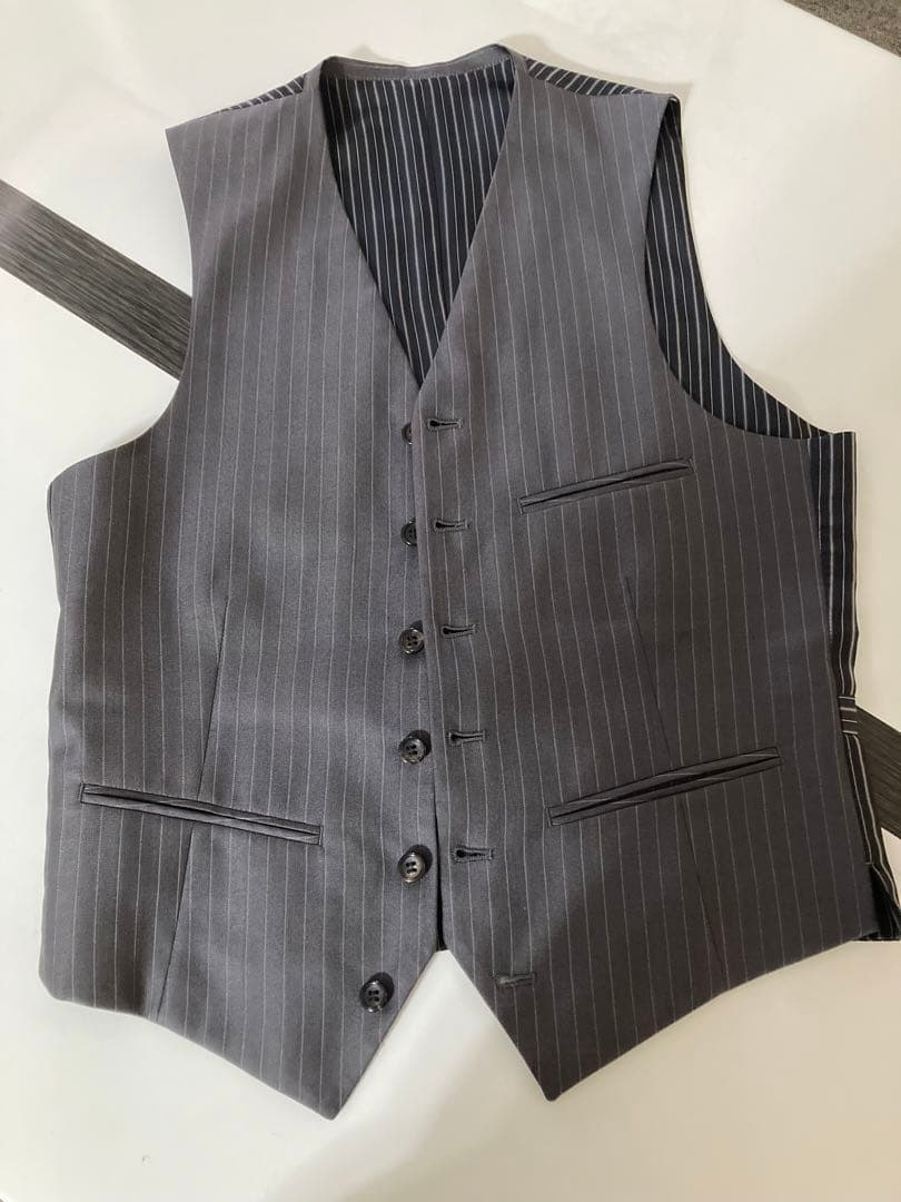 【美品】週末値下げ価格❗️ロロピアーナ　スリーピース　グレーストライプスーツ