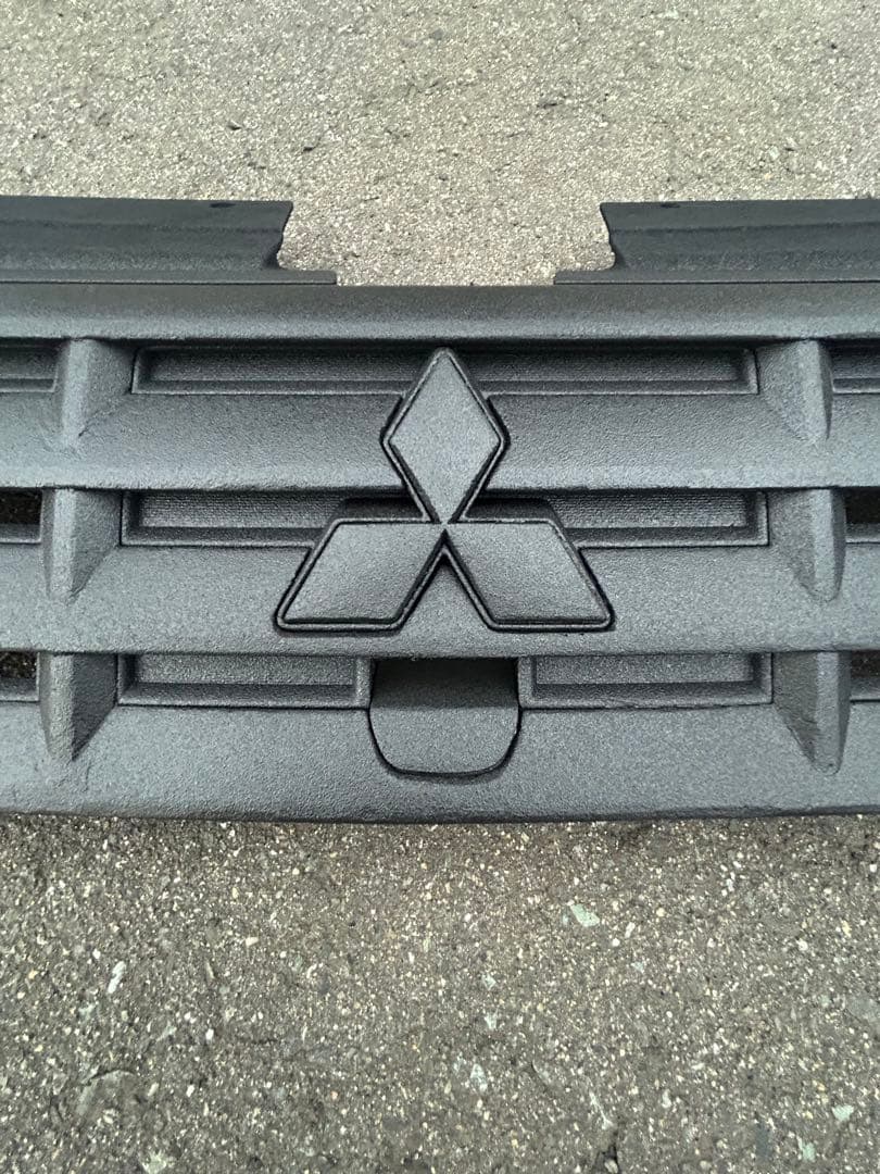 Neo Nomad 三菱デリカD5 MC前フロントグリル　チッピング塗装