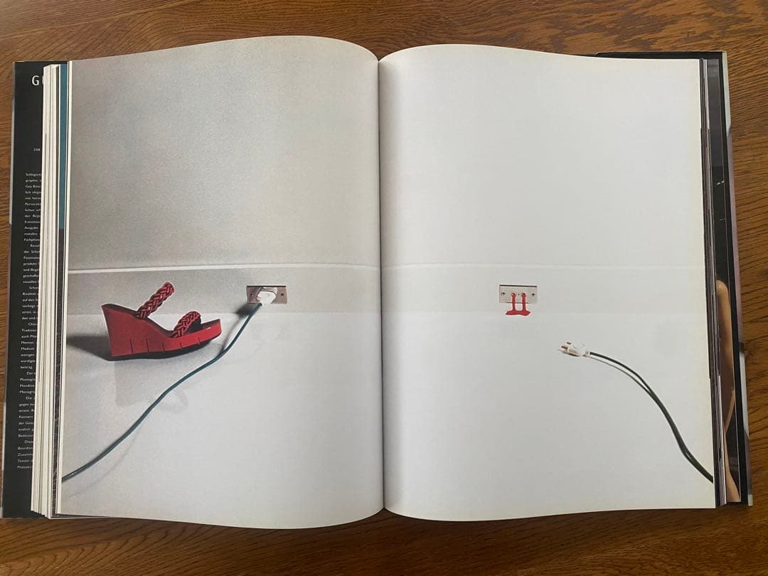 ギイ・ブルダン 写真集『Guy Bourdin: Exhibit A』