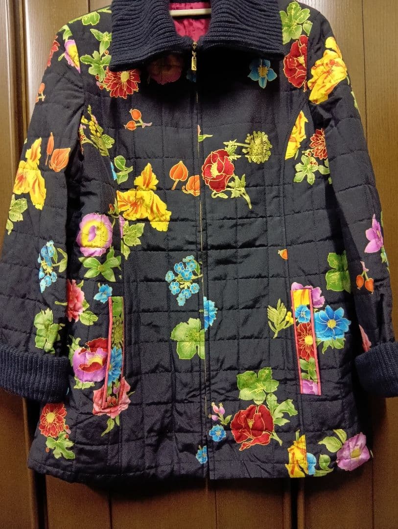 レオナール　カラフル花柄キルティングジャケット