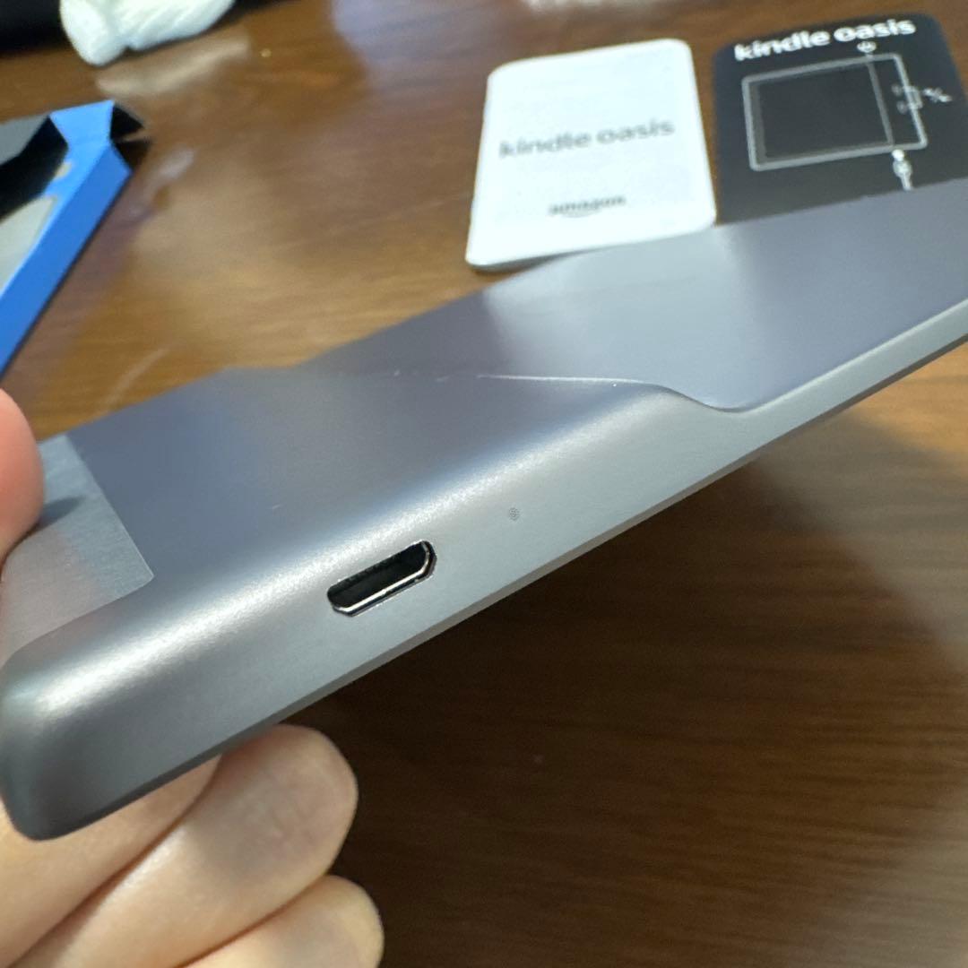 Kindle Oasis 第10世代 32GB 広告なし Wi-Fi+LTE