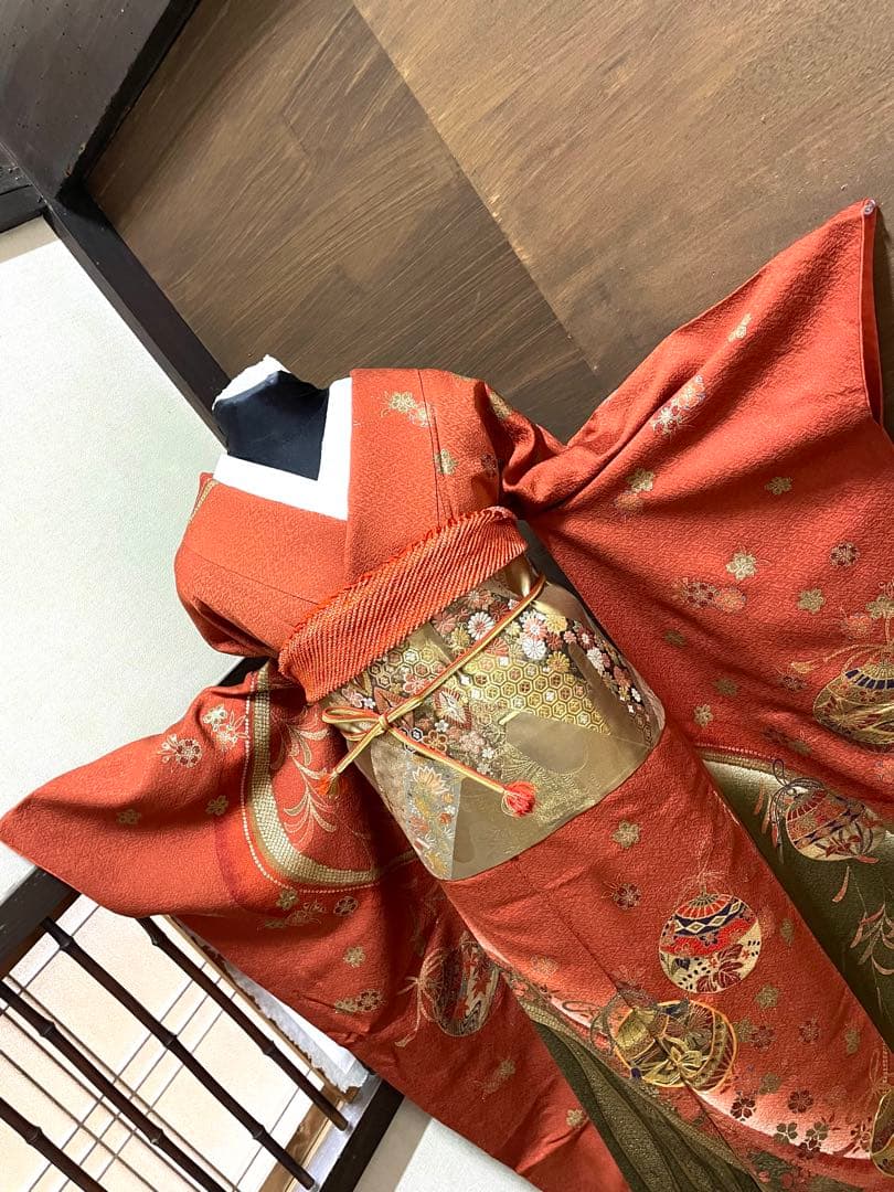 振袖フルセット6点サイズM〜Ｌ駒刺繍　草花毬文　暈し染め　金彩　正絹