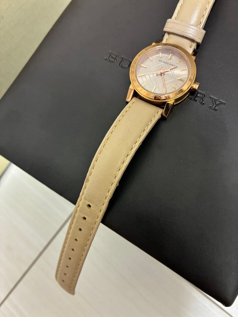 バーバリーピンクゴールドベージュレザーストラップ ウォッチレディースBU9210