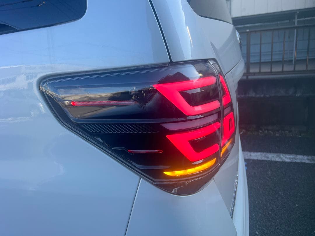 20ヴェルファイア　テールランプ